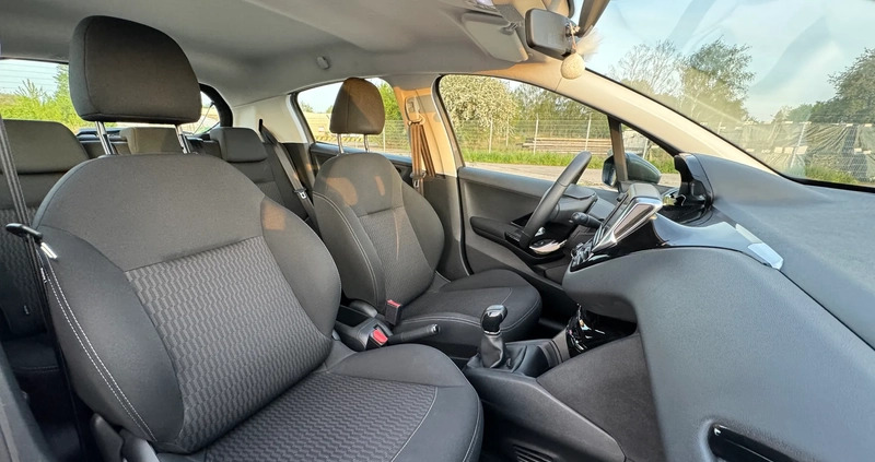 Peugeot 208 cena 39900 przebieg: 51160, rok produkcji 2019 z Szczecin małe 137